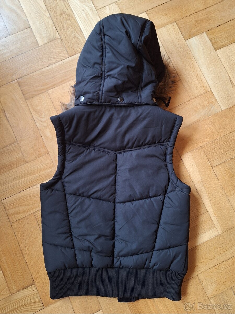 Vesta s kapucí - 3