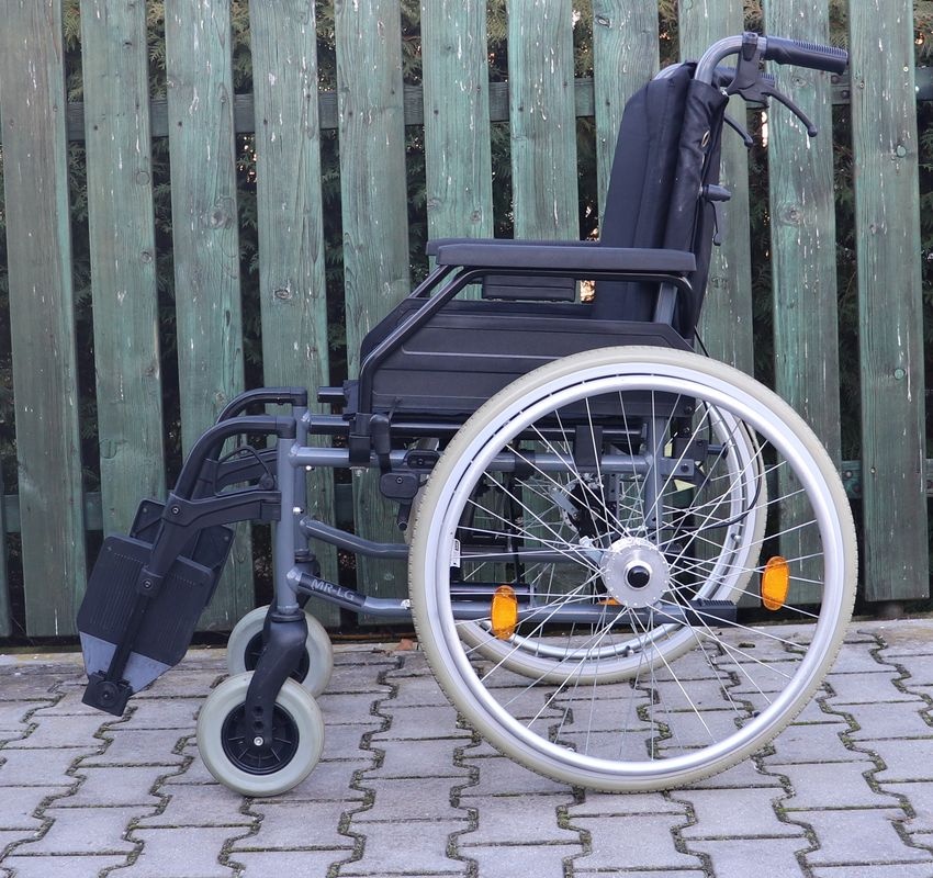 028-Mechanický invalidní vozík Tomtar. - 3