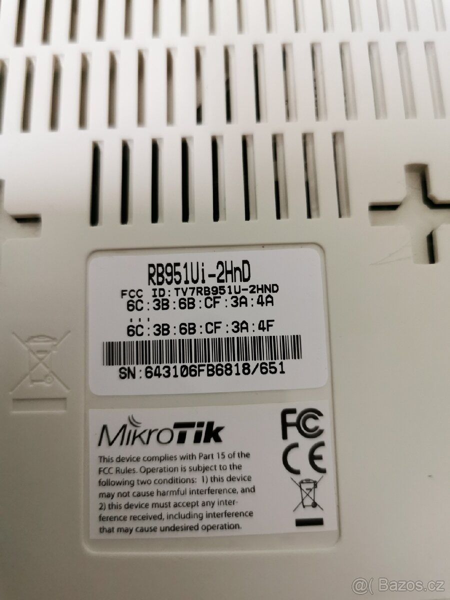 Router MikroTik RB951Ui-2HnD - 3