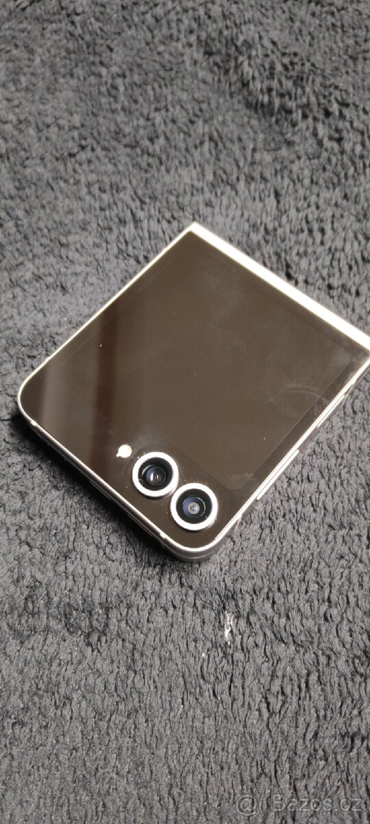 Samsung Z Flip 6 256GB - 3