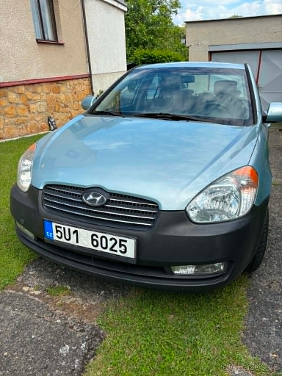 Hyundai Accent - 3