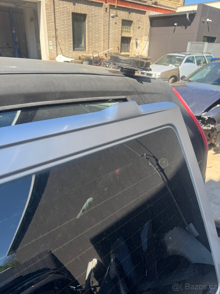Ford Tranzit, páté zadní dveře - 3