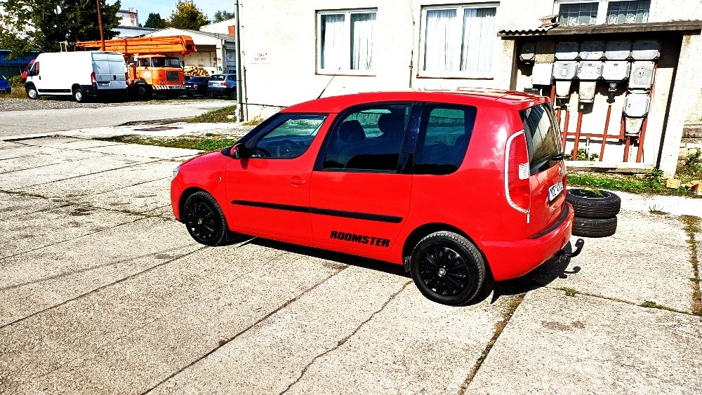 škoda roomster 1.2 HTP. benzin ( velmi pekny stav ) - 3