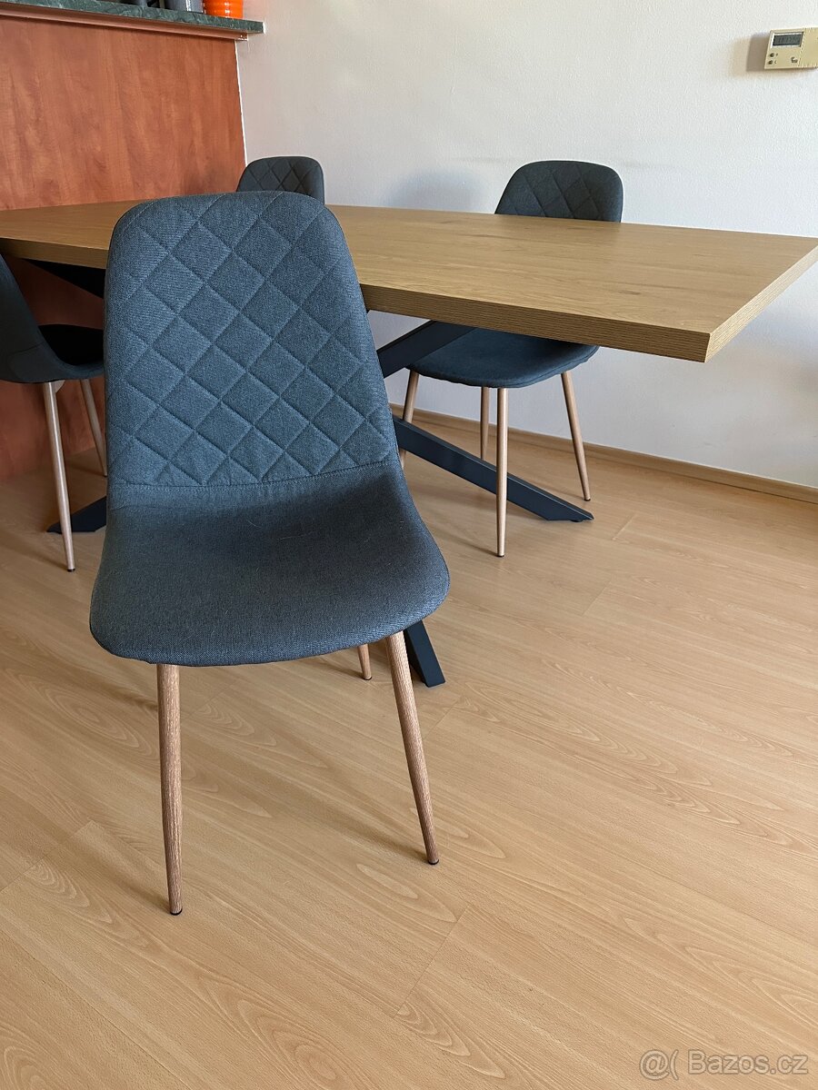 Jídelní stůl + židle - 3