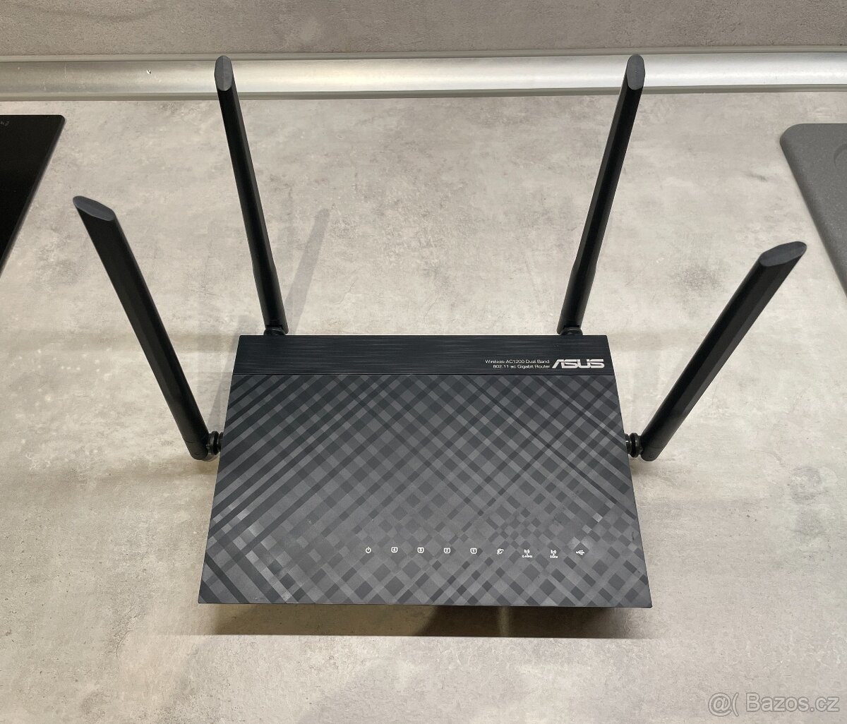📶 Wi-Fi router ASUS RT-AC1200G+ - 3