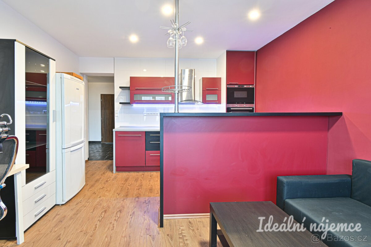 3+kk, Křídlovická - 3