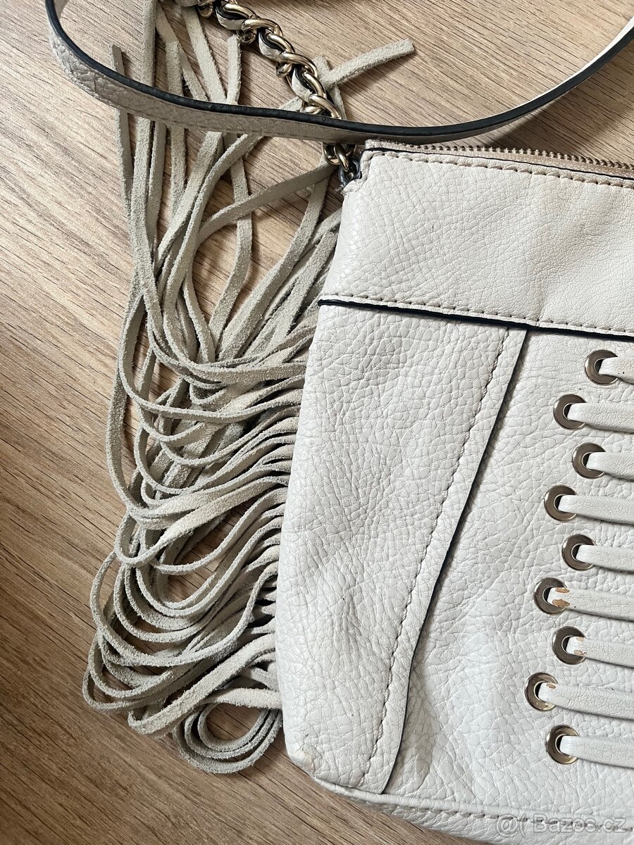 Světlá kabelka Guess - 3