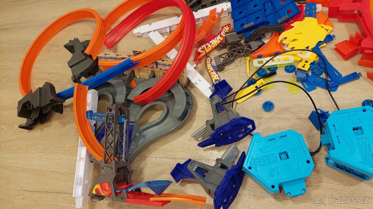 Hot Wheels sady Tracking builder a smyčka - 3