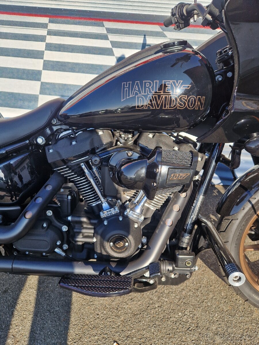 Harley davidson LowriderST - 3