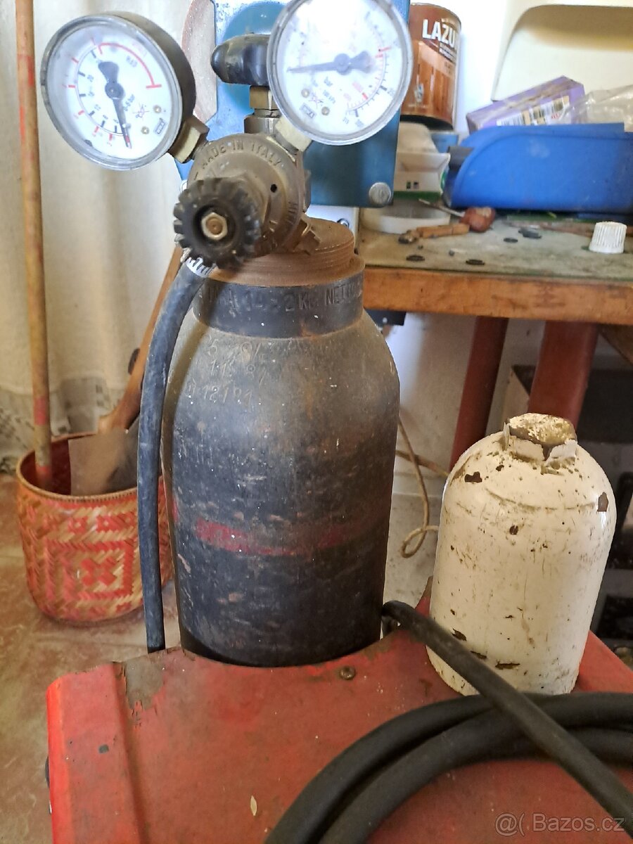 Svářečka CO2 - 3
