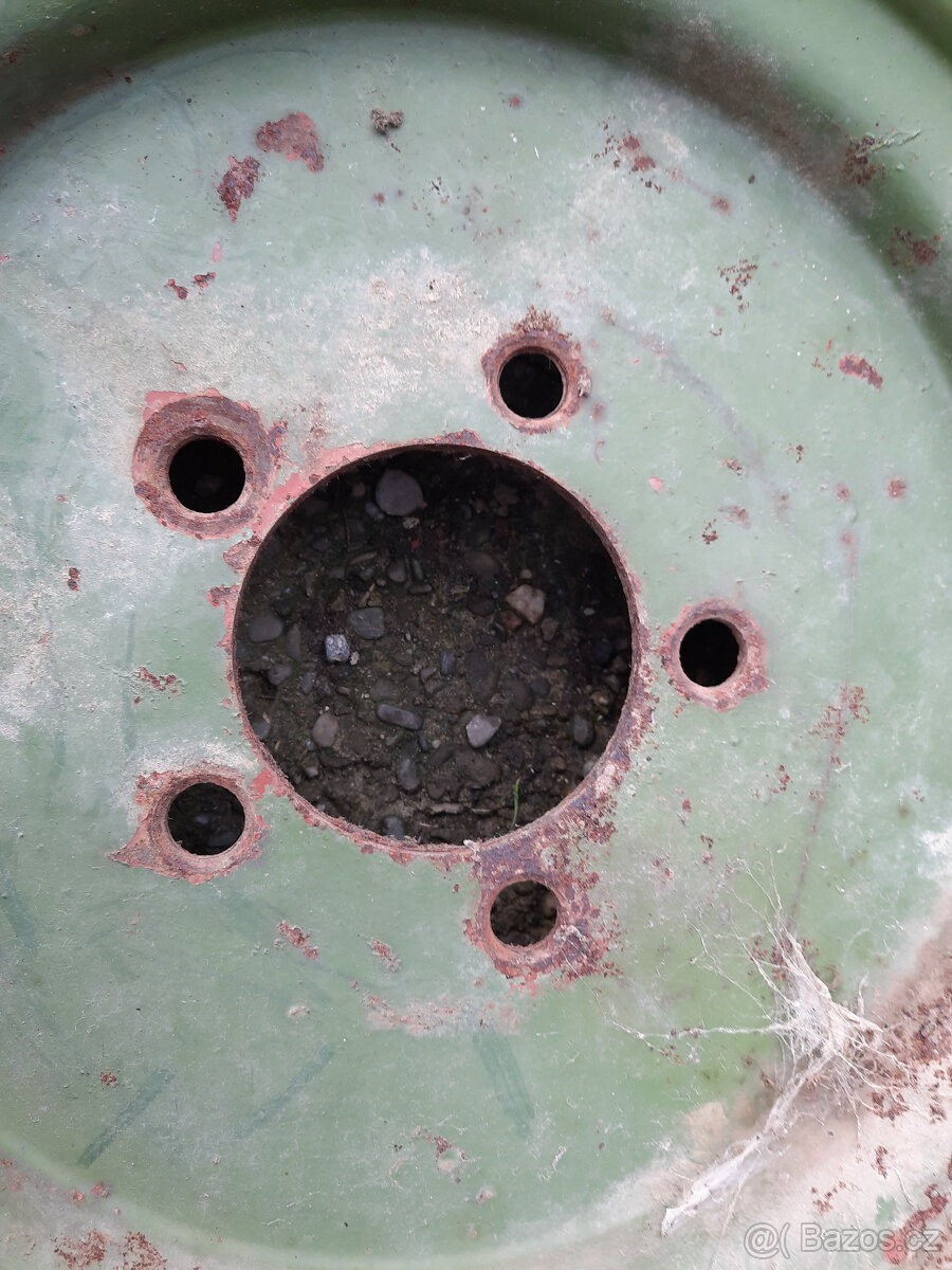 Pneu s disky 6-16 - 3