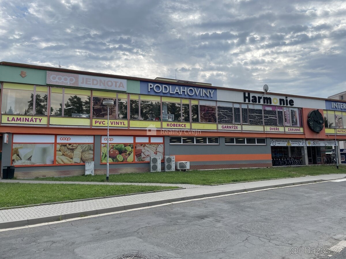 Nabízíme k prodeji obchodní prostory COOP ve Vsetíně na Sych - 3