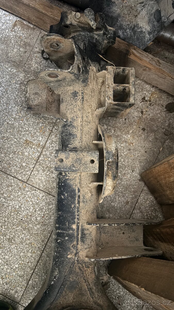 Zadní náprava patrol y61