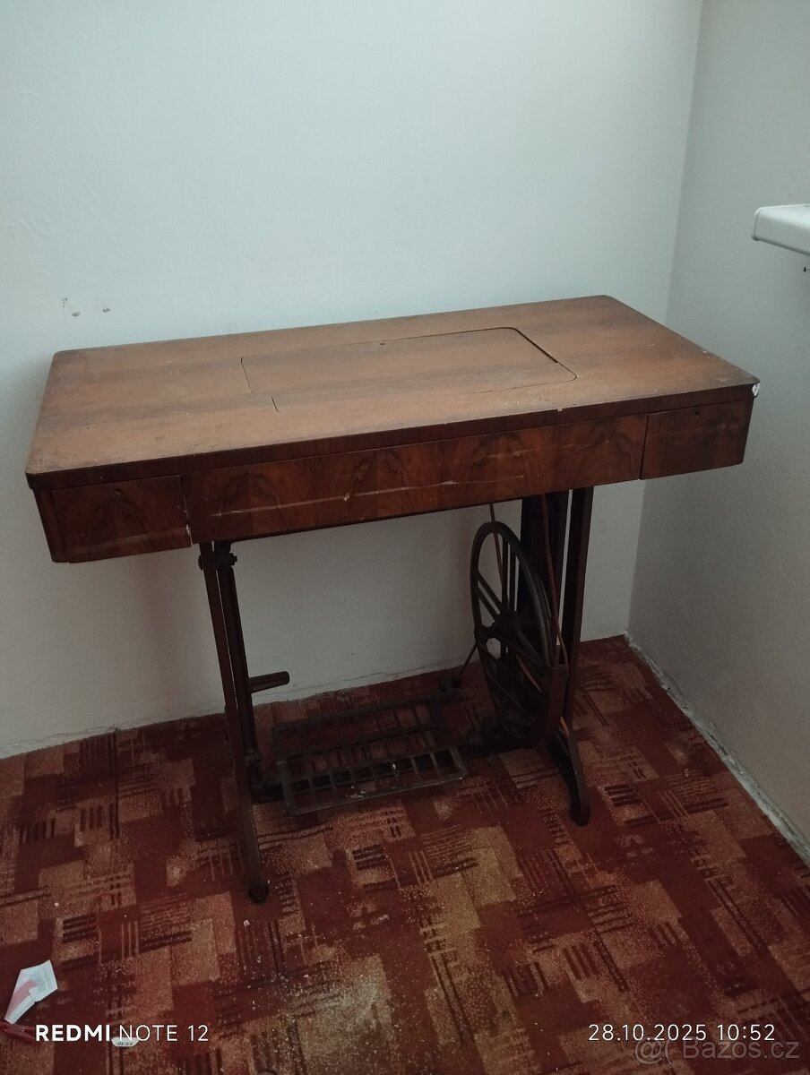 šicí stroj Minerva - 3