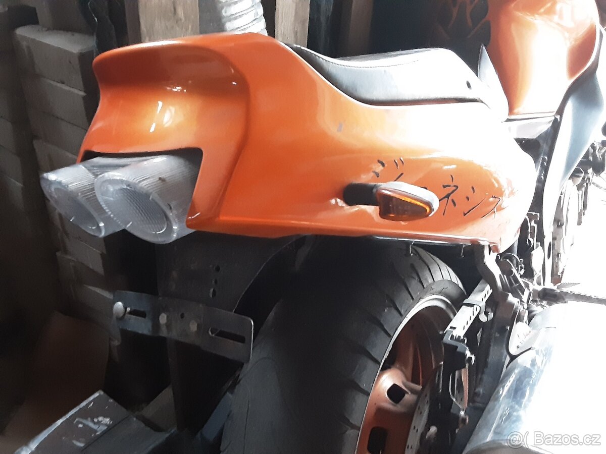 Díly Yamaha R1 R6 yzf 750 yzf 1000/ kapoty nadrž plasty atd. - 3