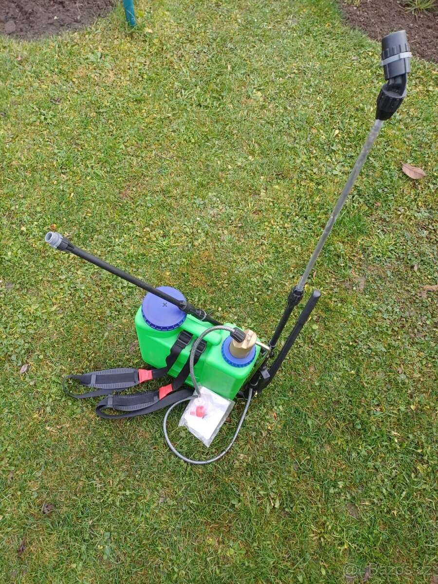 Prodám ruční zahradní postřikovač - 3