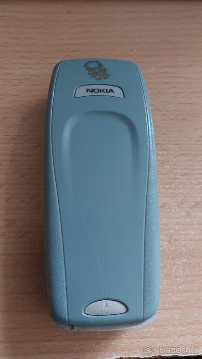 Retro mobilní telefon - Nokia 3410. - 3