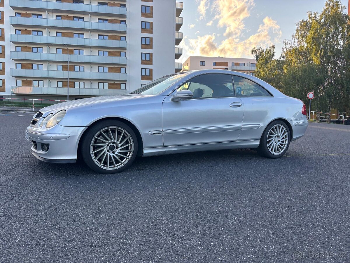 CLK 320 CDI Coupé Avantgarde (W209) - 3