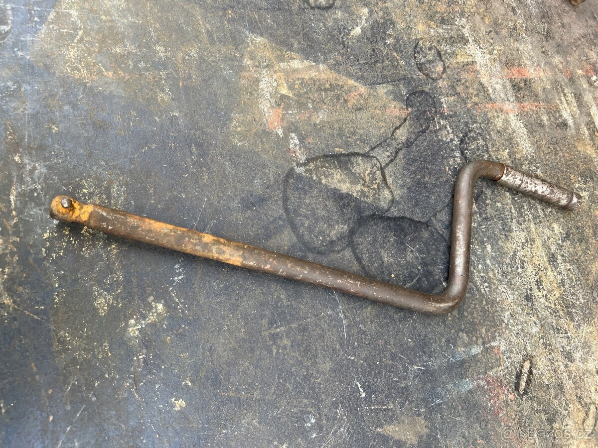 Škoda 1000 , 100 . - 3