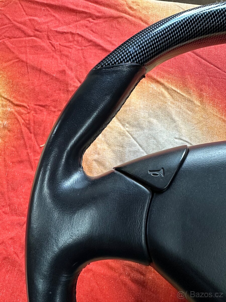 Aston Martin DB7 Vantage - volant s org. carbonem - 3