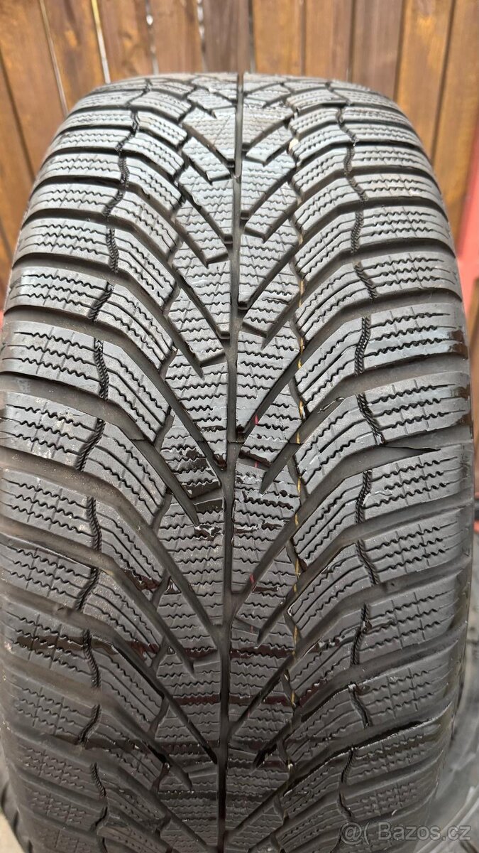 Kumho 235/45 R18 zimní - 3