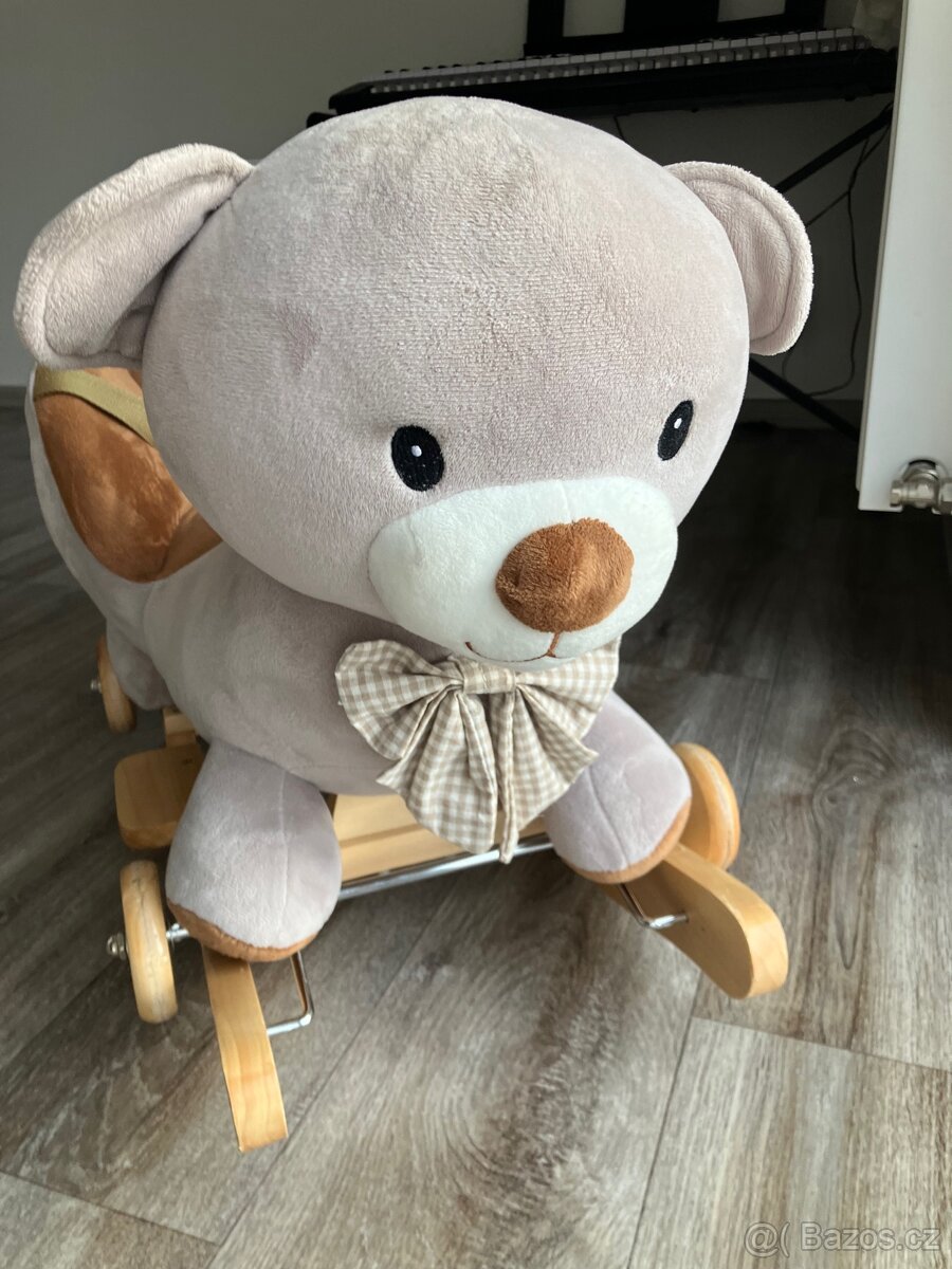 Medvídek - houpačka a vozítko - 3