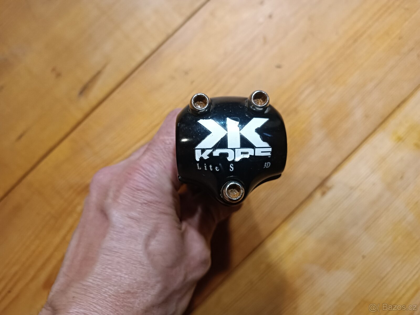 Představec Kore - 3