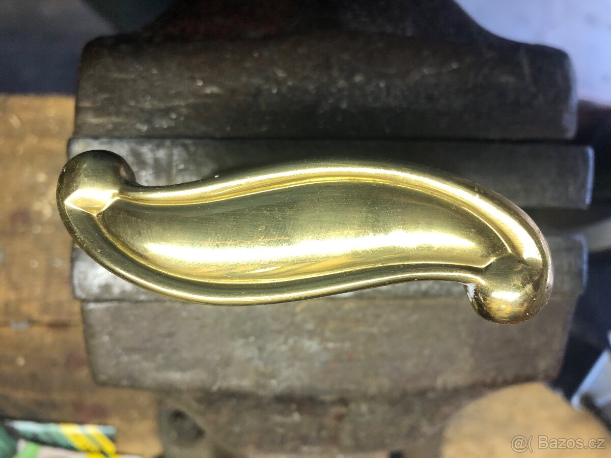 Mosazná klika a madla na šuplík - 3