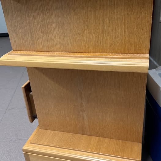 Televizní stolek / skříňka - 3