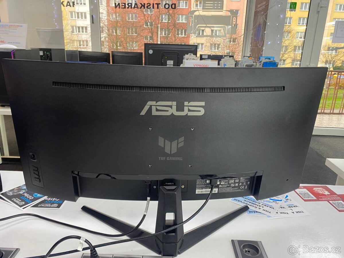Herní prohnutý monitor ASUS VG34VQL1B - 3