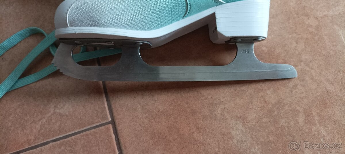 Dívčí brusle vel 34 - 21,8 cm - 3