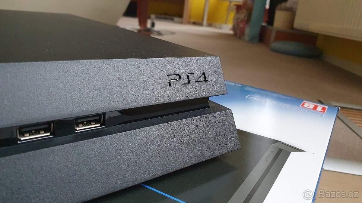 SONY PlayStation 4 + PlayStation VR + PS CAMERA + HRY - 3