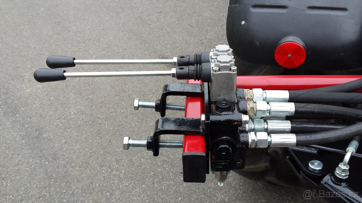 Fréza na pařezy za traktor - Bystroň - 3