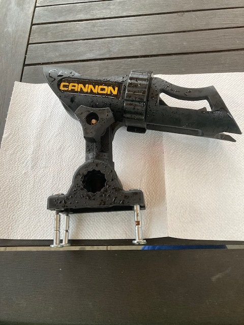 Prodám držák na prut ke člunu - 3