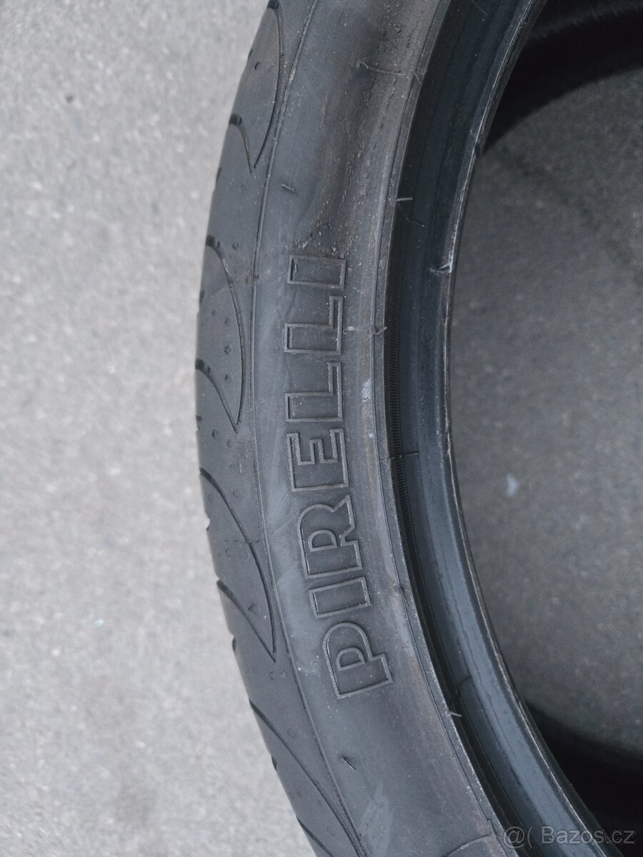 Pirelli 235/35/R19 - 3
