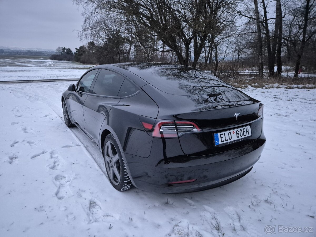 Prodám Tesla model 3 SR - 3