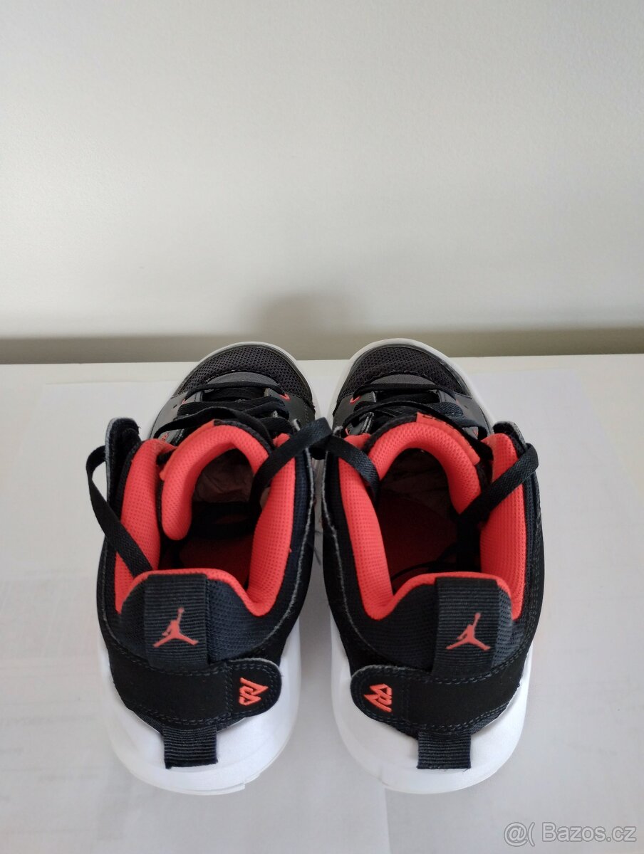 Chlapecké boty Jordan č.37,5 - 3