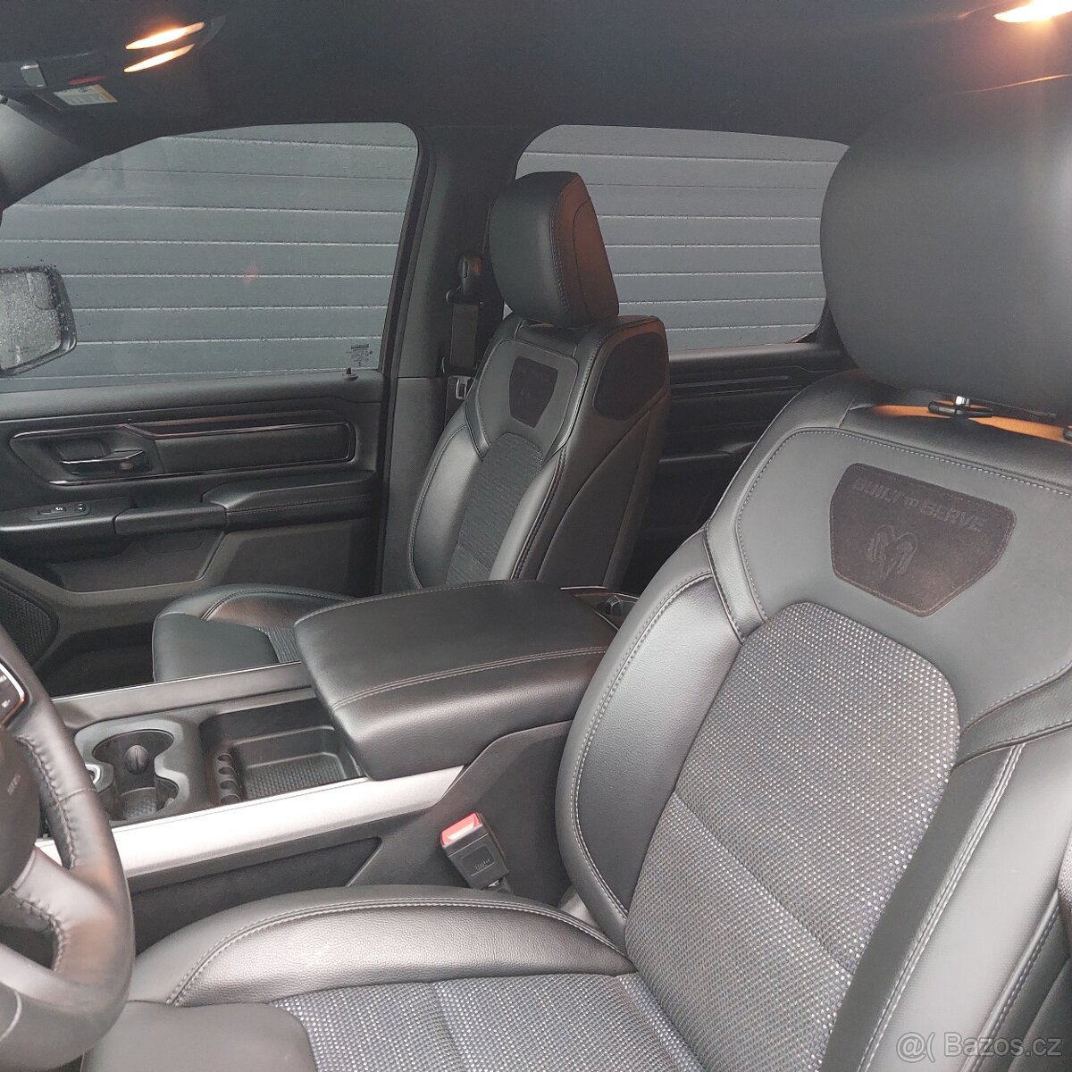 DODGE RAM 1500 5,7 HEMI BUILT TO SERVE 2023
