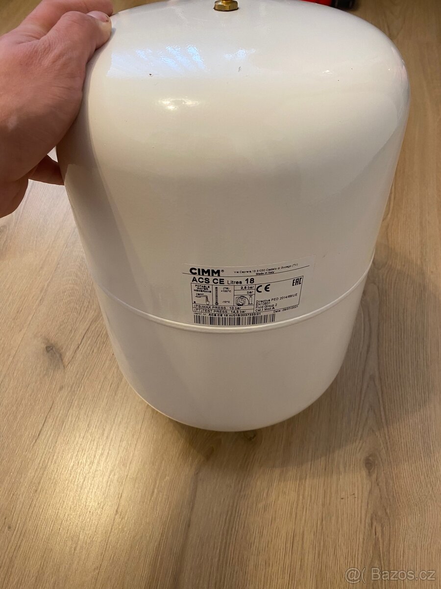 Expanzní nádoba na vodu 18L - 3