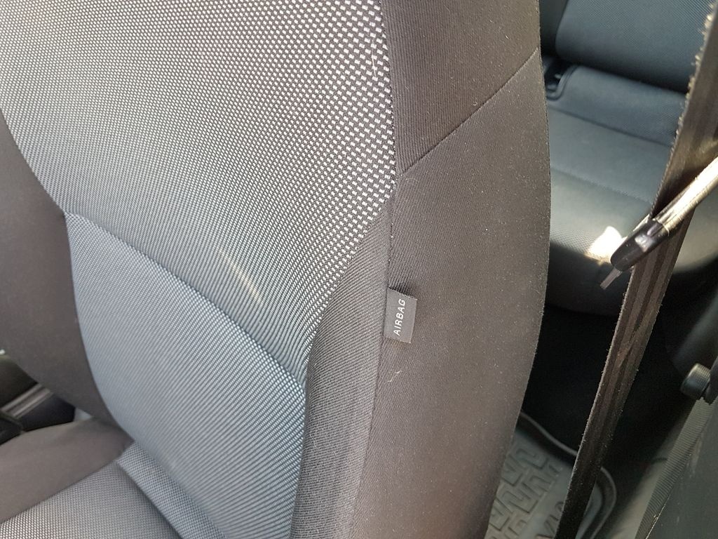 Přední sedadla Active s airbagy, Škoda Octavia III - 3