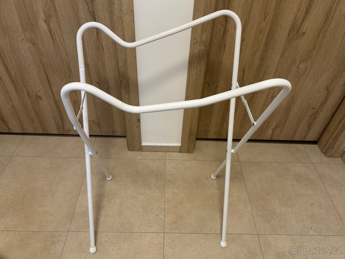 Vanička se stojanem a příslušenstvím - 3