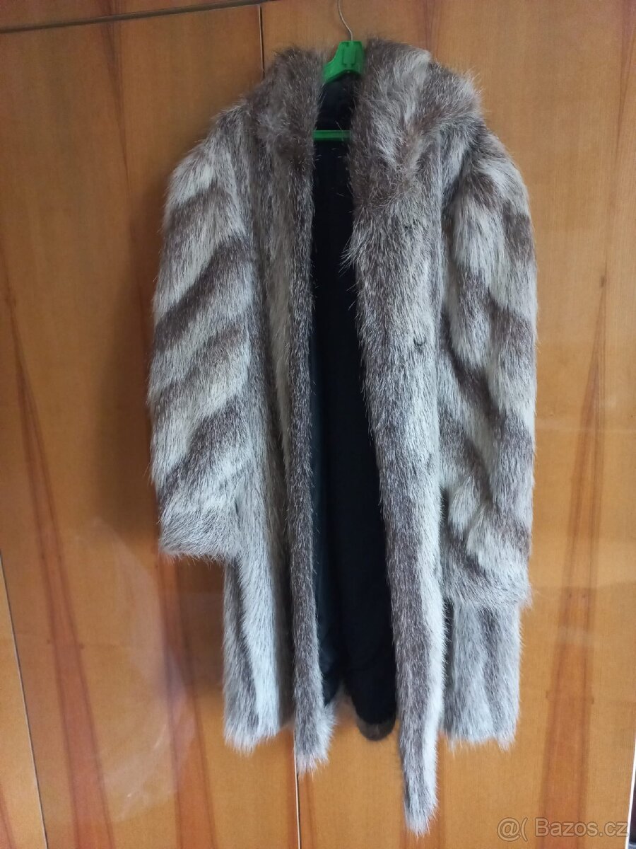 Prodám dámský kožich stříbrná nutrie - 3