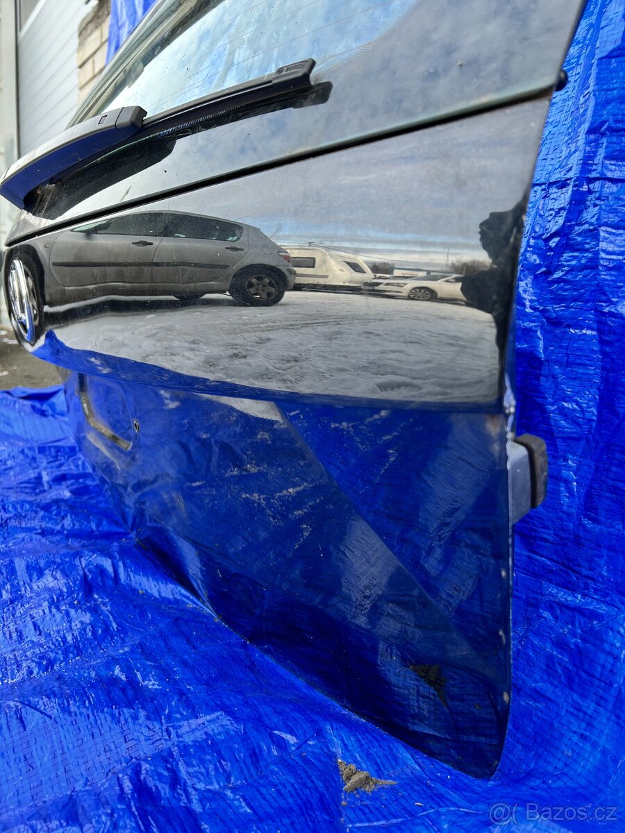 Páté dveře Škoda Octavia 3 kombi černá - 3