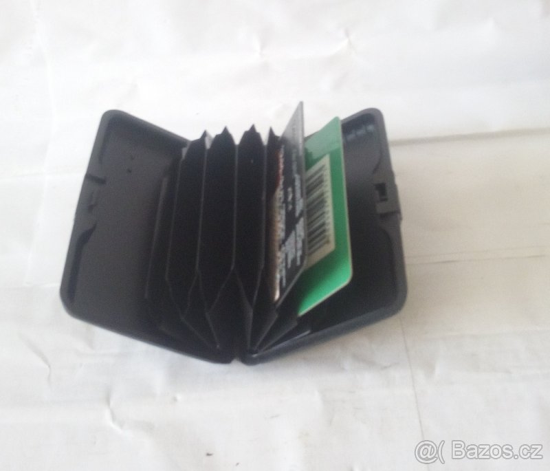 Pouzdro na plat. karty - tvrdé - 3