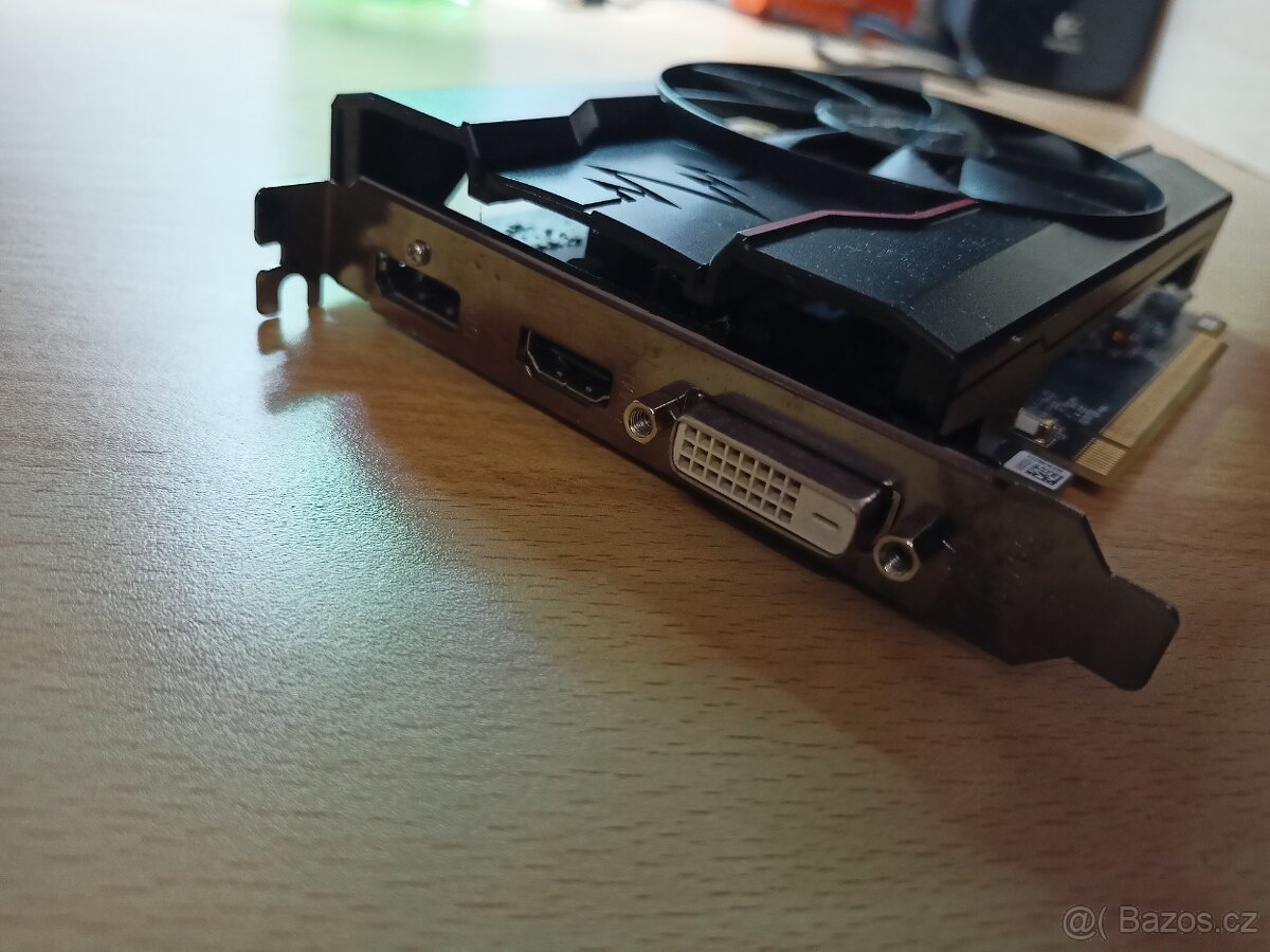 Sapphire Radeon PULSE RX 550 - 3