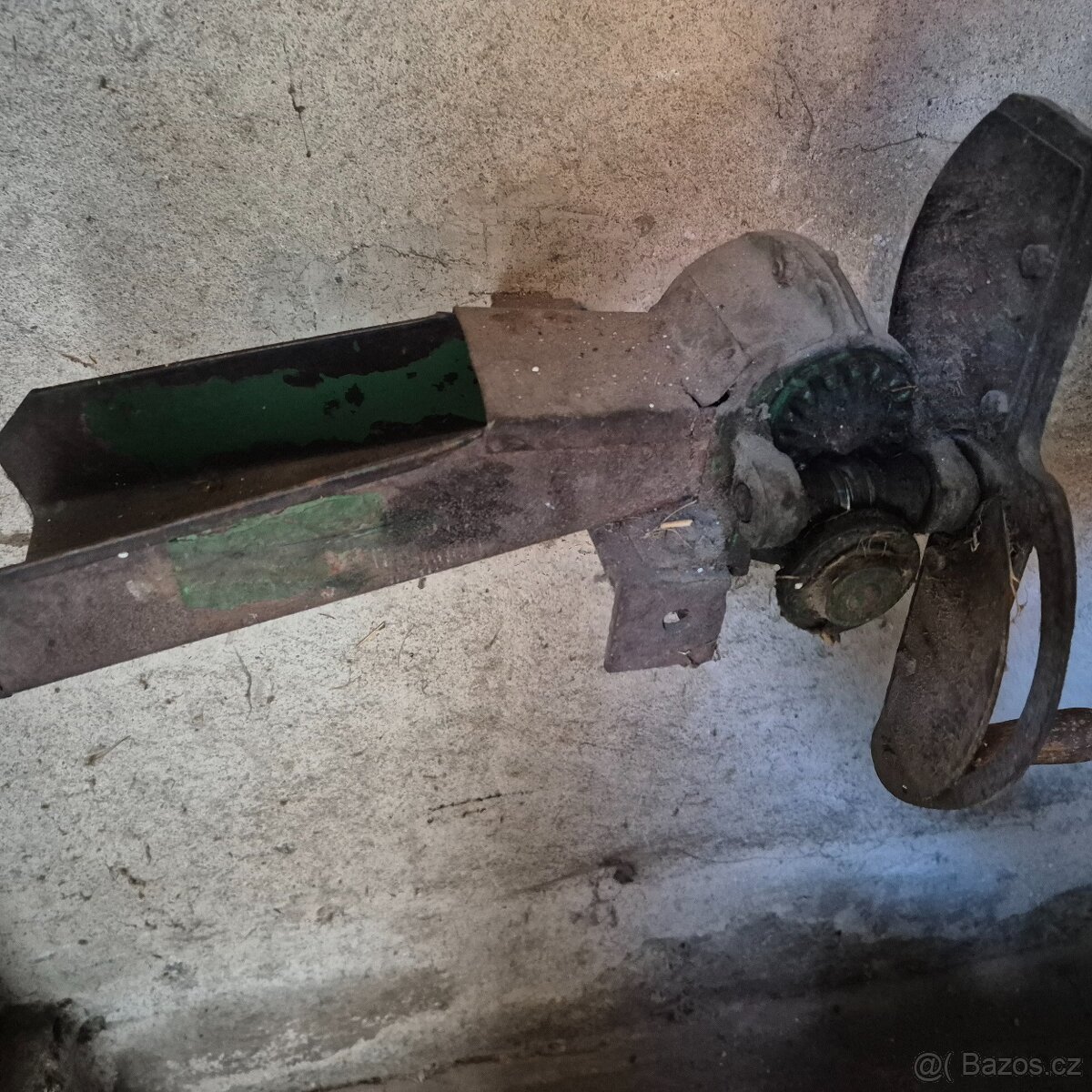 Řezačka na kopřivy - 3