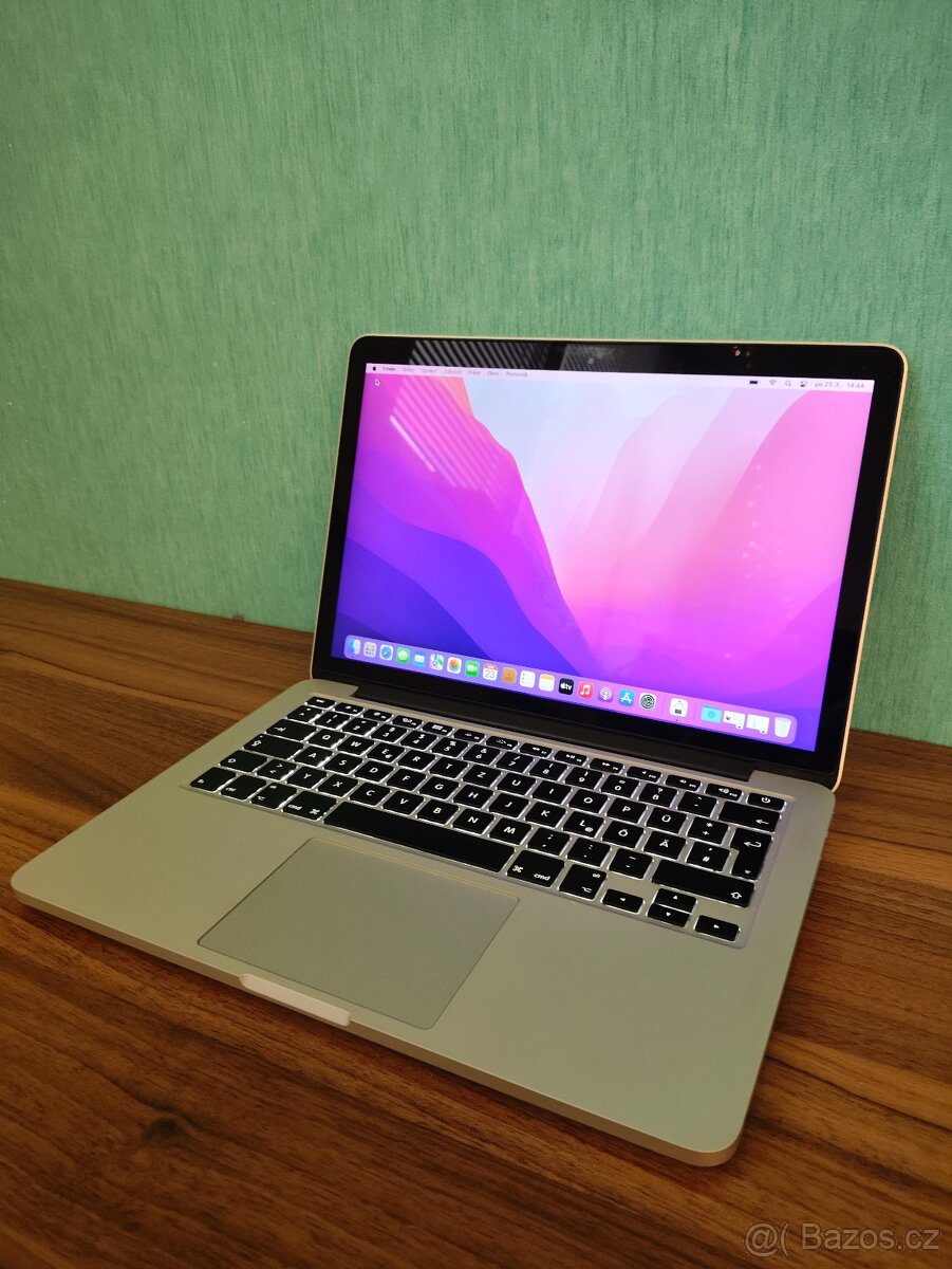MacBook Pro 2015 13" | i5 • 8GB • 256GB SSD - 3