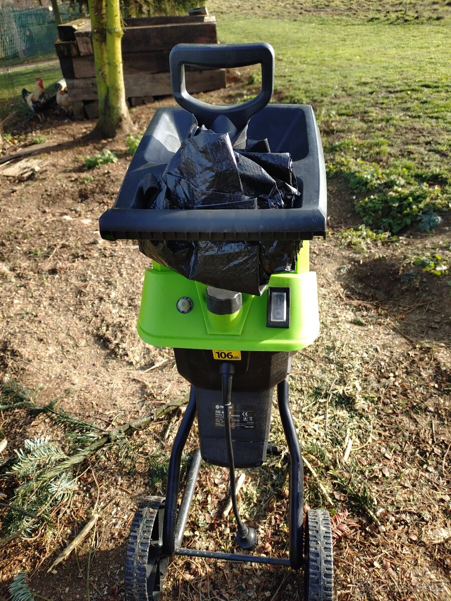 Drtič větví - štěpkovač - 3