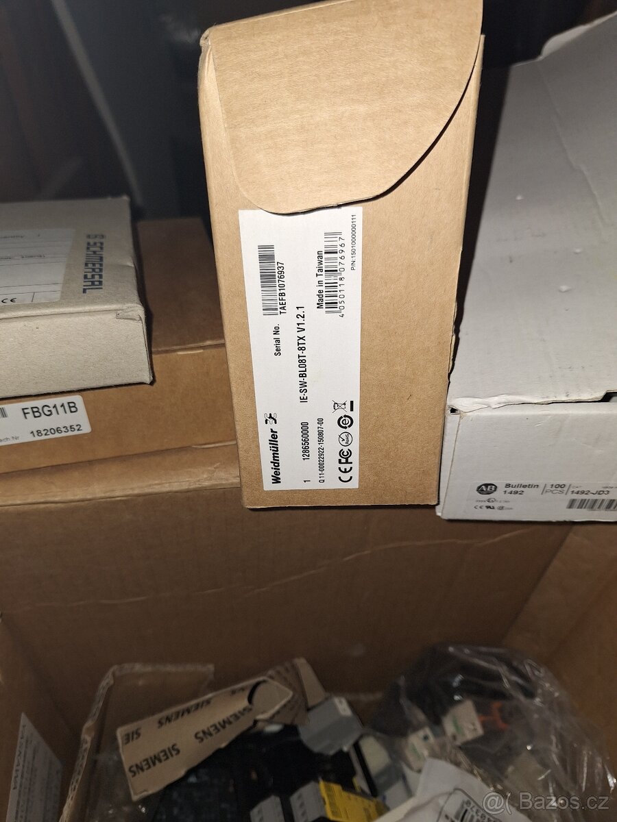 Nevyužitý elektromateriál - jističe, stykače, relé, switch - 3