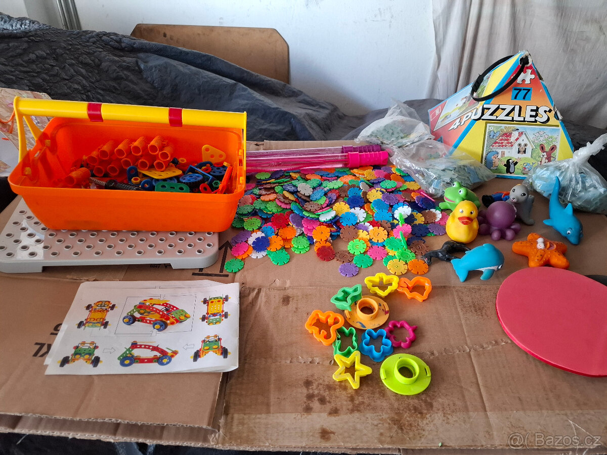 Prodám soubor starších hraček,tiskátek,her,stavebnic apod. - 3